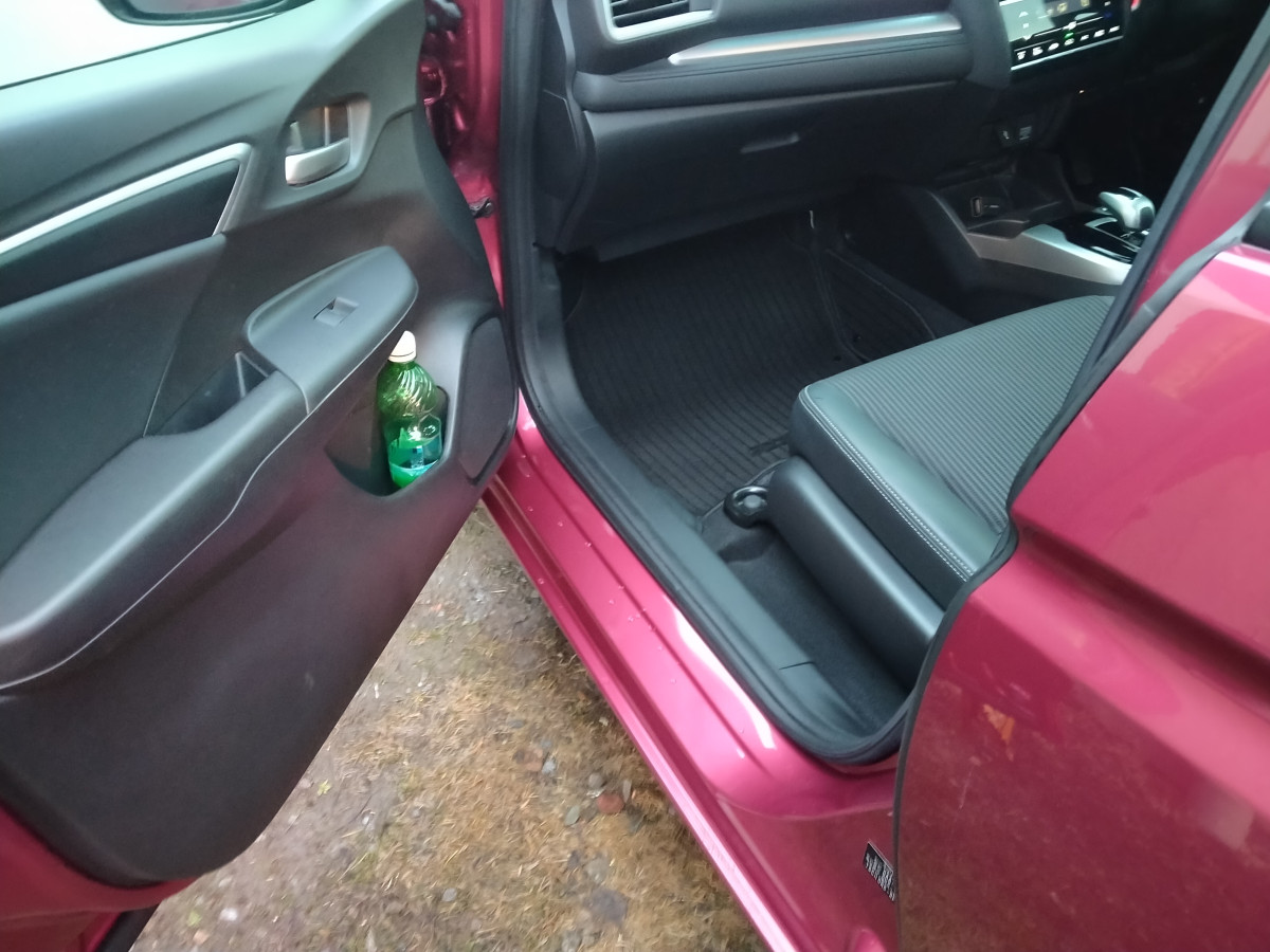 Honda Fit Hybrid L Honda Sensing  / AutoFuji