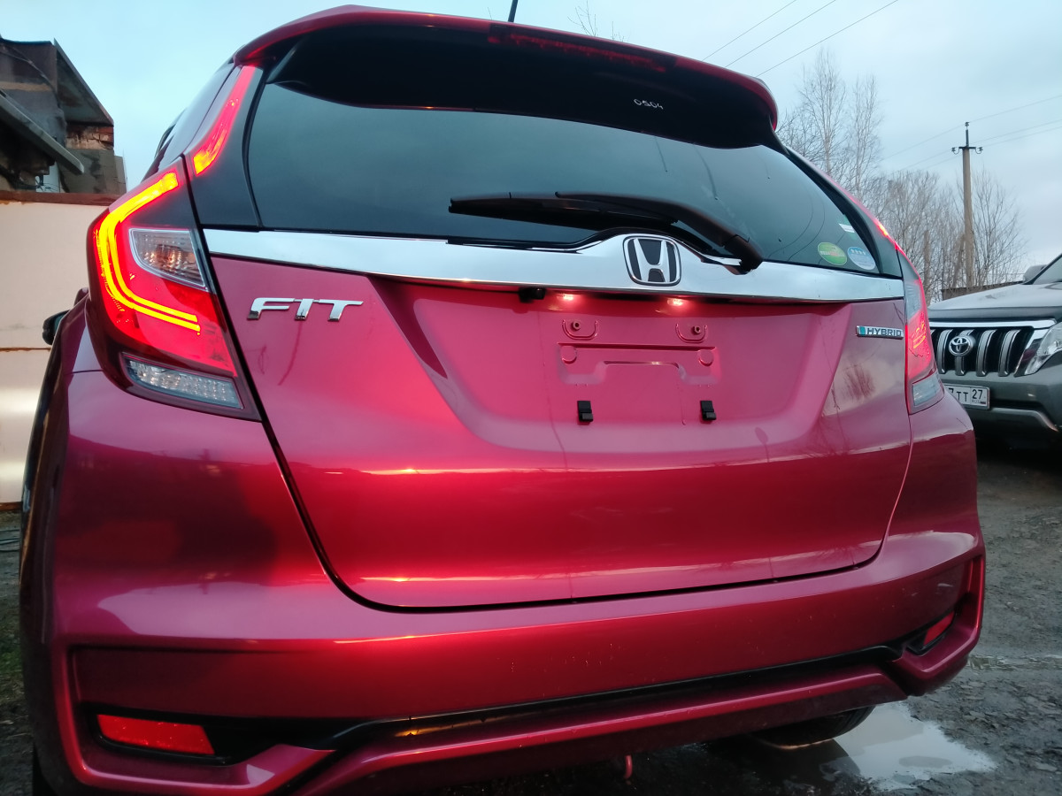 Honda Fit Hybrid L Honda Sensing  / AutoFuji