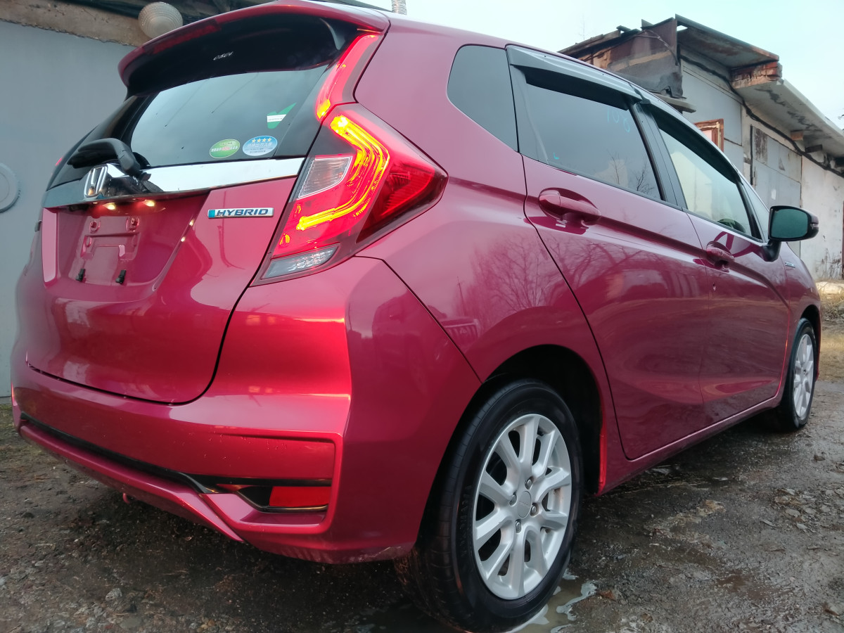 Honda Fit Hybrid L Honda Sensing  / AutoFuji