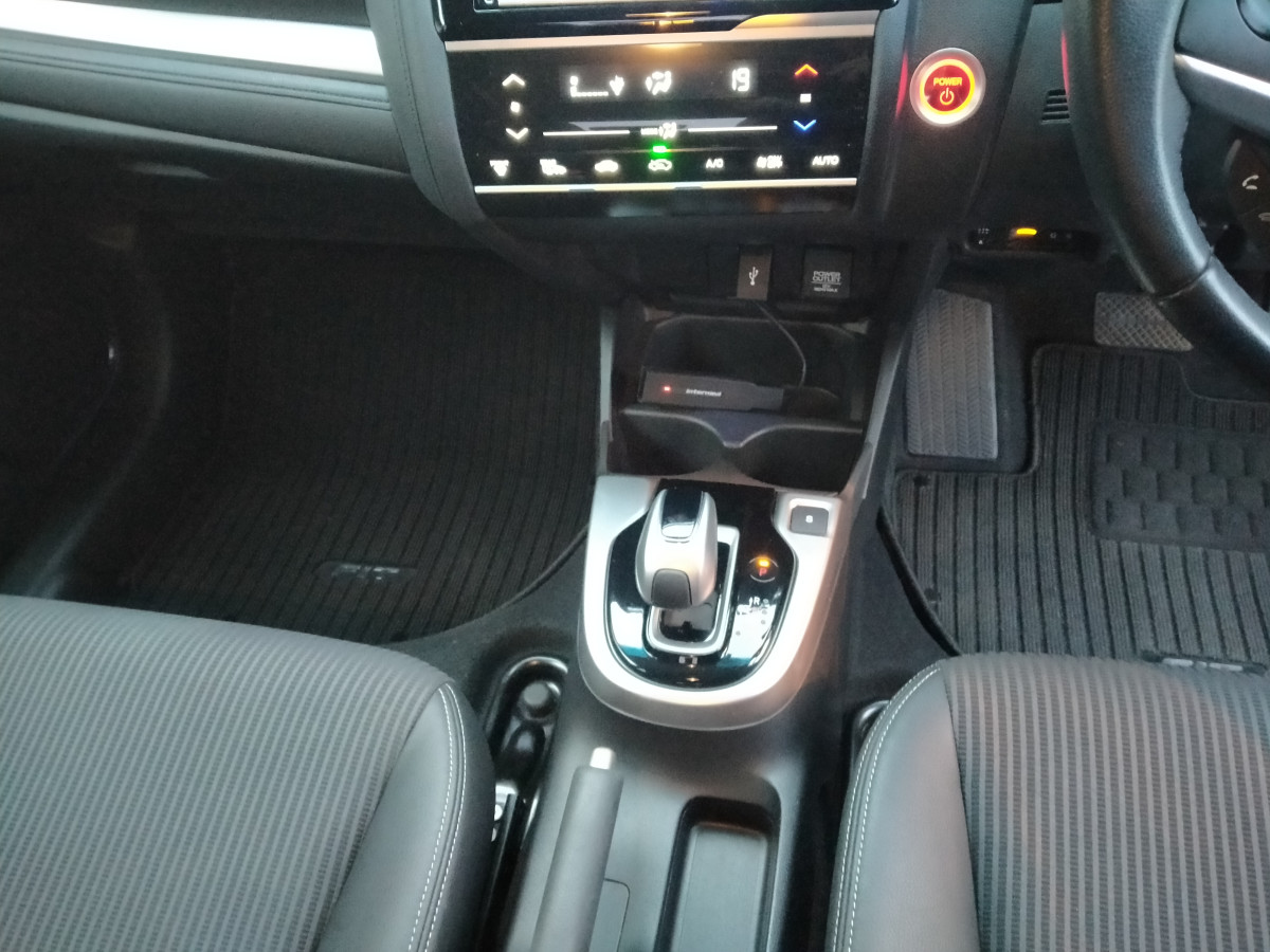 Honda Fit Hybrid L Honda Sensing  / AutoFuji