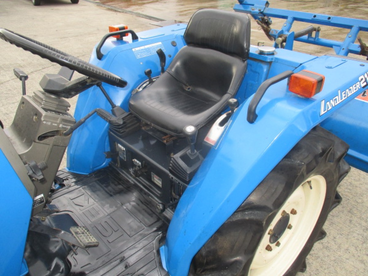 ЯПОНИЯISEKI LandLeader 215 / AutoFuji